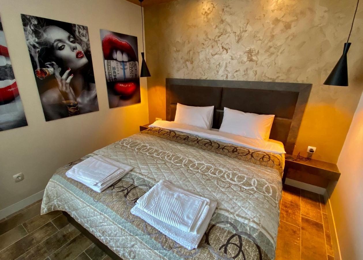 Luxury Ivon *